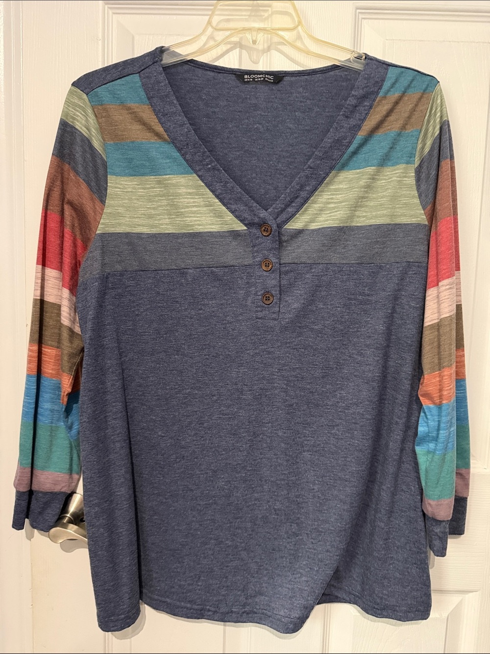 BloomChic Navy V-Neck Top with Multicolor Striped Sleeves. Size 14-16.